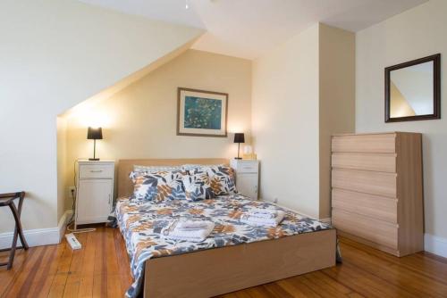 מיטה או מיטות בחדר ב-Apartments in Salem