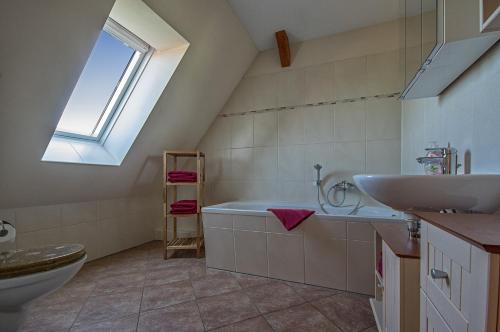 Koupelna v ubytování Gastwirtschaft & Hotel Hallescher Anger
