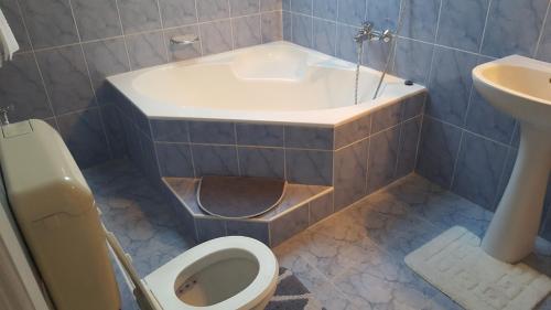 Bilik mandi di Casa Cristina