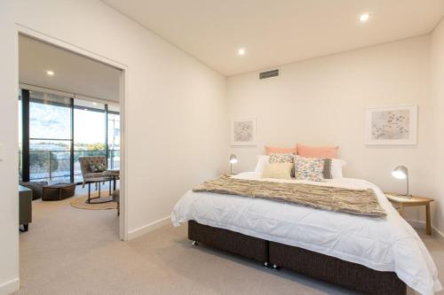 Galeriebild der Unterkunft Luxury Four Bedroom Apartment with Swimming Pool in Wagga Wagga