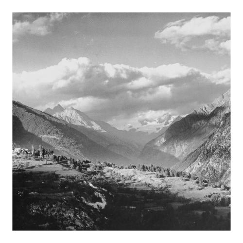 a black and white photo of a mountain range at Breckenbreck monolocale CIN IT7001C2P4NVWOPA in Allein