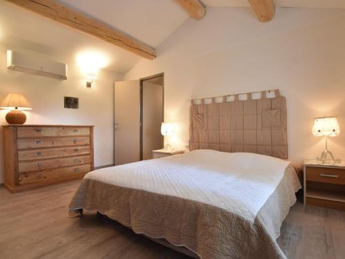 Voodi või voodid majutusasutuse Private infinity pool, beautiful view of Mont Ventoux, a dream spot! toas
