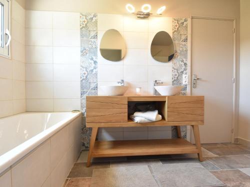 A bathroom at Private infinity pool, beautiful view of Mont Ventoux, a dream spot!