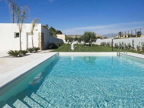 Kolam renang di atau di dekat Luxury villa in Marsala with pool