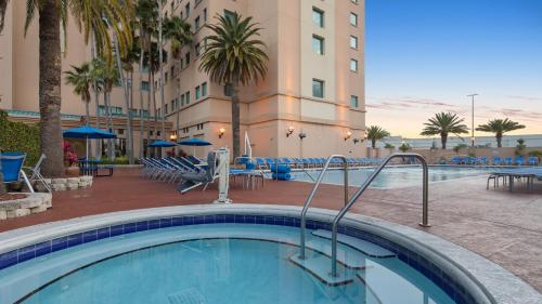 The Florida Hotel & Conference Center in the Florida Mall photo 25