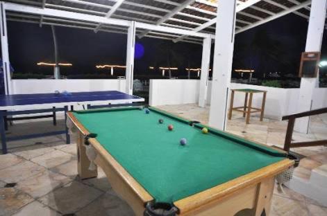 Biliár nebo kulečník v ubytování Apartamentos Beira Mar Marinas Tamandare PRAIA DOS CARNEIROS