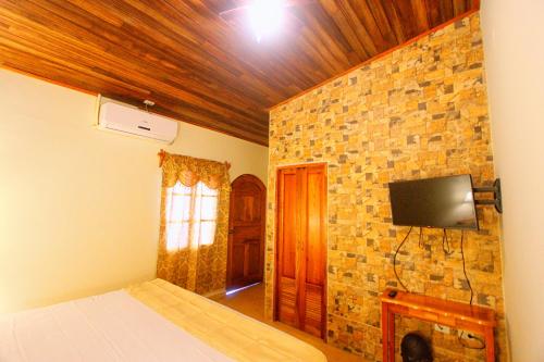 TV a/nebo společenská místnost v ubytování Hotel Mirna & OCT