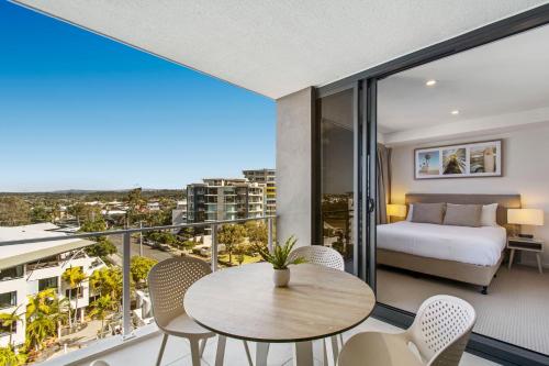 Postel nebo postele na pokoji v ubytování Breeze Mooloolaba, Ascend Hotel Collection