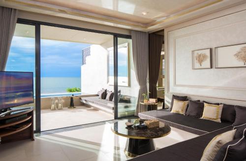 Гостиная зона в Baba Beach Club Hua Hin Luxury Pool Villa by Sri panwa