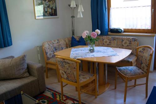 A seating area at Britzerhof