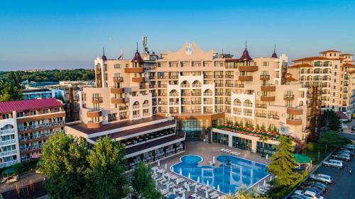 Изглед към басейн в HI Hotels Imperial Resort - Ultra All Inclusive или наблизо