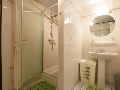 Ένα μπάνιο στο Family Villa with Sauna