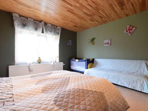 Fotografie z fotogalerie ubytování Nice Holiday Home in Tillet with Private Terrace v destinaci Gérimont