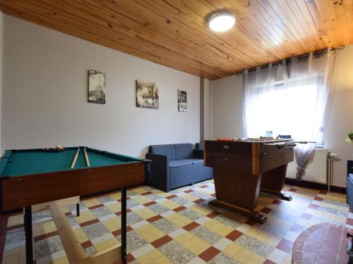 Fotografie z fotogalerie ubytování Nice Holiday Home in Tillet with Private Terrace v destinaci Gérimont