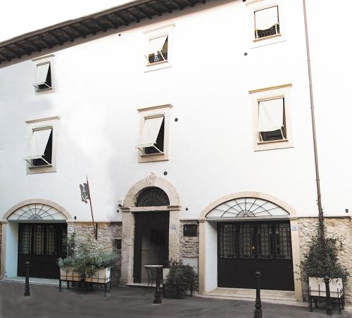 B&B Catillo