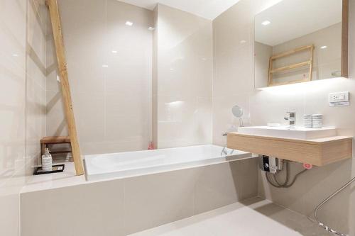 Ванна кімната в Japan Room 104-B KhaoYai at TVL เขาใหญ่