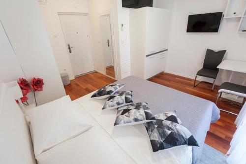 Room MARE