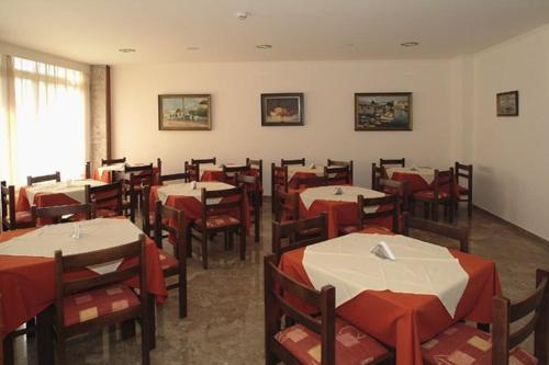 Restaurace v ubytování Theonia Hotel