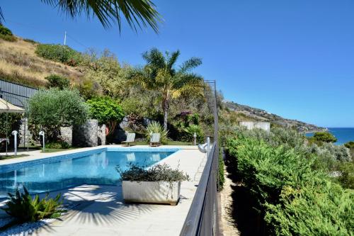 Foto da galeria de Villa Chiara em Santo Stefano al Mare