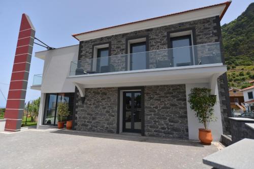 Το κτήριο όπου στεγάζεται  το διαμέρισμα