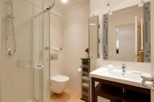 A bathroom at Hurbil - Basque Stay