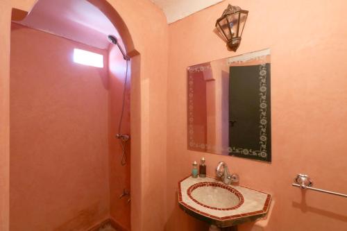 Et badeværelse på Riad Ibiza Star