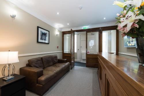 Royal Princes Suites photo 16