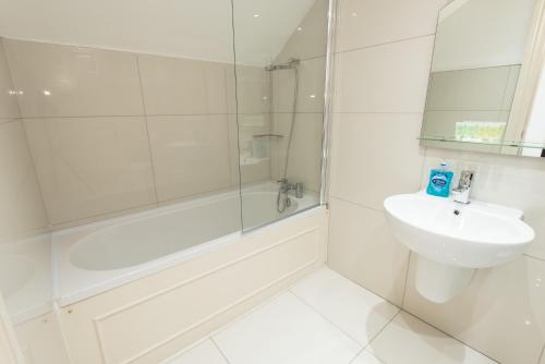 Royal Princes Suites photo 23