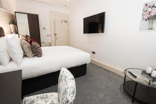 Royal Princes Suites photo 42
