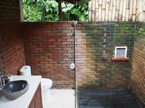 Koupelna v ubytování Villa Loti