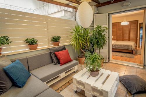 Posedenie v ubytovaní Elegant Supercentral Apartment
