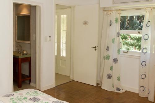 Kylpyhuone majoituspaikassa Hosteria Mi Casa en la Sierra