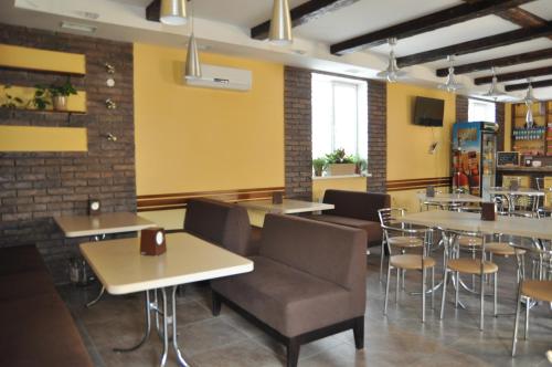 The lounge or bar area at Hostel Stozhary
