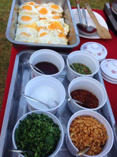 Makanan di atau berdekatan resort