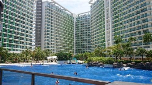 Sundlaugin á Azure Urban Beach Resort Manila by Radlett eða í nágrenninu