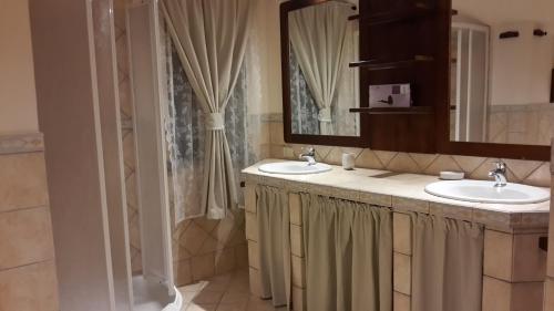 Ванна кімната в Villa Klinai