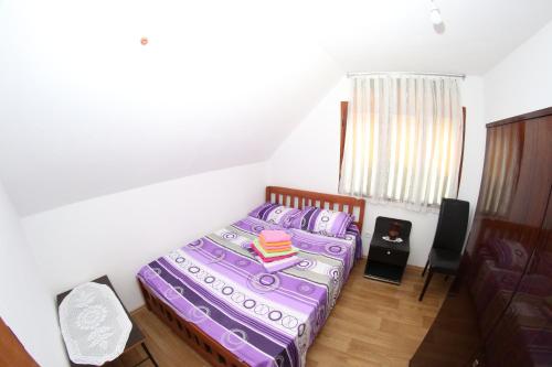 Postel nebo postele na pokoji v ubytování House in Zabljak city center