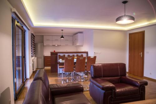 Ruang duduk di Villa Sky