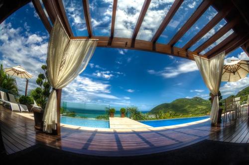 A piscina localizada em Morada Prainha ou nos arredores