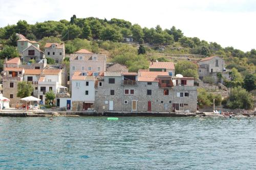 Fotografie z fotogalerie ubytování Home Bakšaj v destinaci Prvić Luka