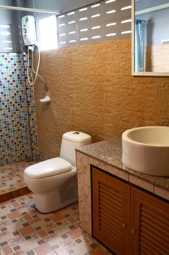 Tonnum Resort tesisinde bir banyo