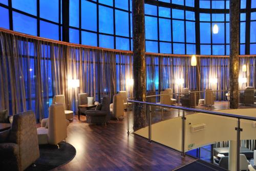 Un lugar para sentarse en Protea Hotel by Marriott Delta