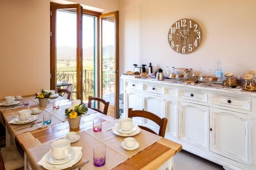 Set per la preparazione di tè e caffè presso Poggiolivi Agriturismo Bio in Maremma