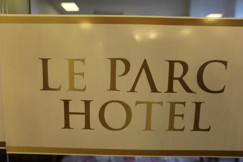 Sijil, anugerah, tanda atau dokumen lain yang dipamerkan di Le Parc Hotel