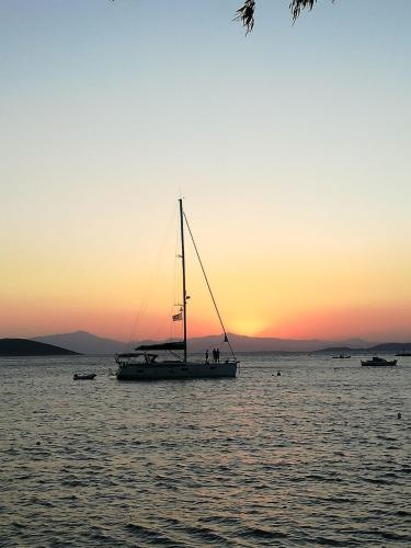 Gallery image of Gikas Apartments Triple Sea View B7 in Marmarion