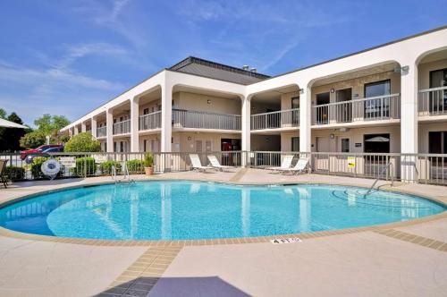 Fotografie z fotogalerie ubytování Baymont by Wyndham Fayetteville v destinaci Fayetteville