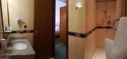 Koupelna v ubytování Hotel Ariston