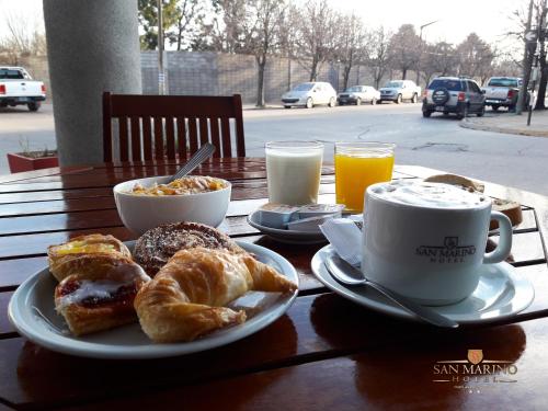 Mad på hotellet eller i nærheden