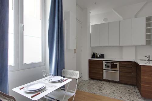 Pick a Flat's Apartment in Montmartre - Rue des Martyrs