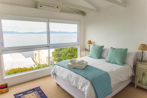 Gallery image of Quarterdeck Holiday Apartment in Simonʼs Town